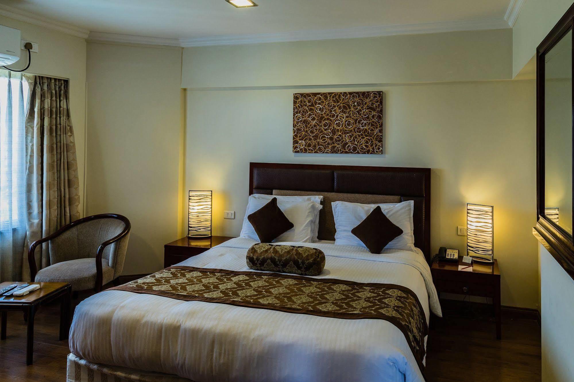 The Residence Hotel & Apartments Powai Mumbai Bagian luar foto